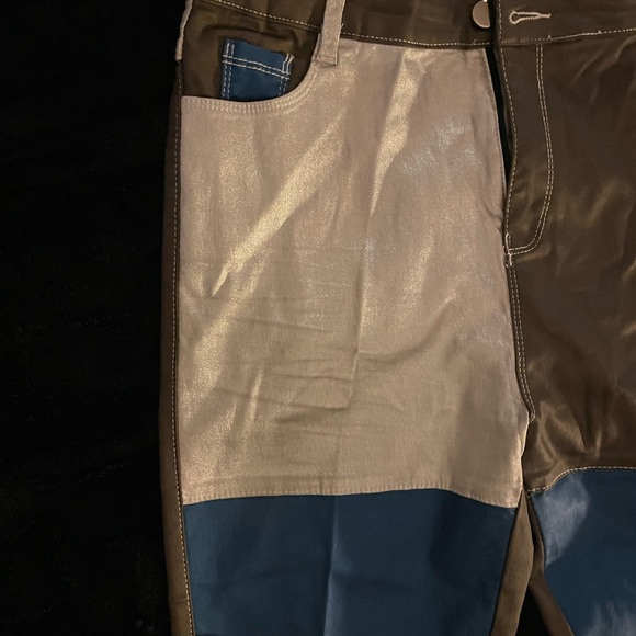 Women's Boot Cut Jeans - Blue, Silver, and Brown - Picture 4 of 7